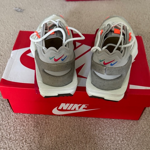 Nike Light Gray and Neon Orange Athletic Shoes - Picture 4 of 5